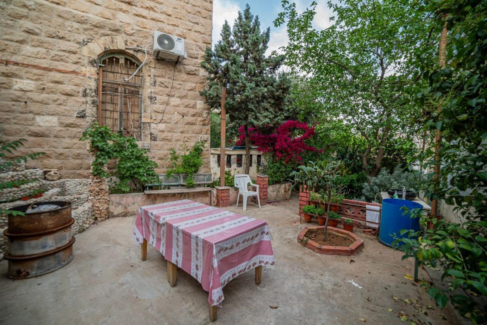 Central House With Beautiful Garden Amman Exteriör bild